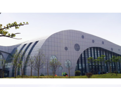 穆棱会议中心外景网架工程